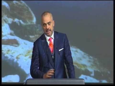 PREZANTOHET LUNGO MARE PEDONALJA NE QYTETIN E VLORES DO TE JETE GATI NE VITIN 2015 LAJM