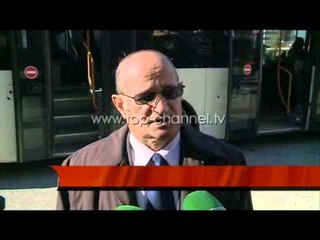 Qytetarët mbeten në autobusë - Top Channel Albania - News - Lajme