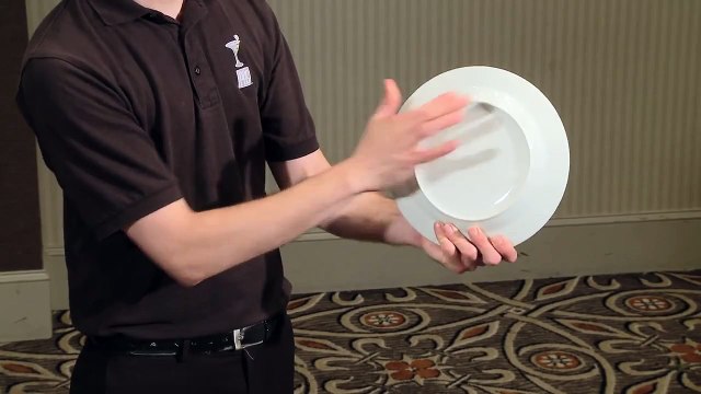 Carrying 3 Plates in Restaurant