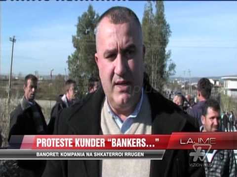 Fier, sërish protesta ndaj Bankers - News, Lajme - Vizion Plus