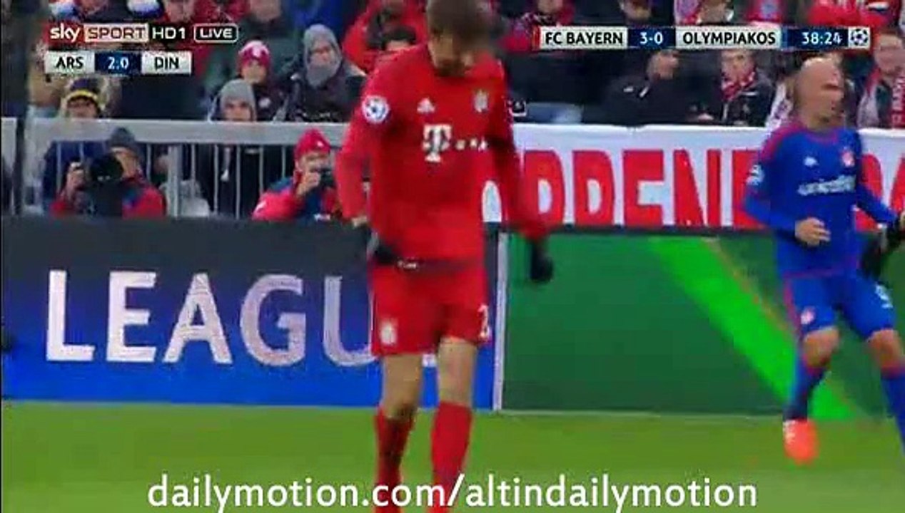 Douglas Costa Fantastic Skills - Bayern vs Olympiakos - Champions League - 24.11.2015