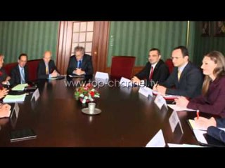 Diplomacia zbarkon në Holandë - Top Channel Albania - News - Lajme