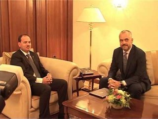 HESHT NISHANI PRESIDENTI KALON NE HESHTJE MARREVESHJEN ME "CROWN AGENTS" LAJM