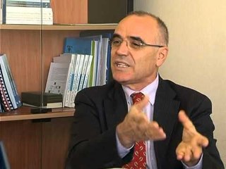 RRITJA E TAKSAVE EKONOMISTET SUGJEROJNE QE NE FILLIM TE ULET EVAZIONI LAJM