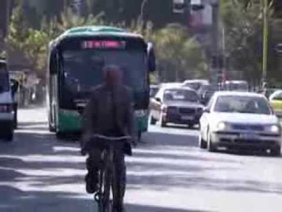 PARALIZOHET TIRANA AUTOBUSAT URBANE GREVE PARALAJMERUESE PER 3 ORE LAJM