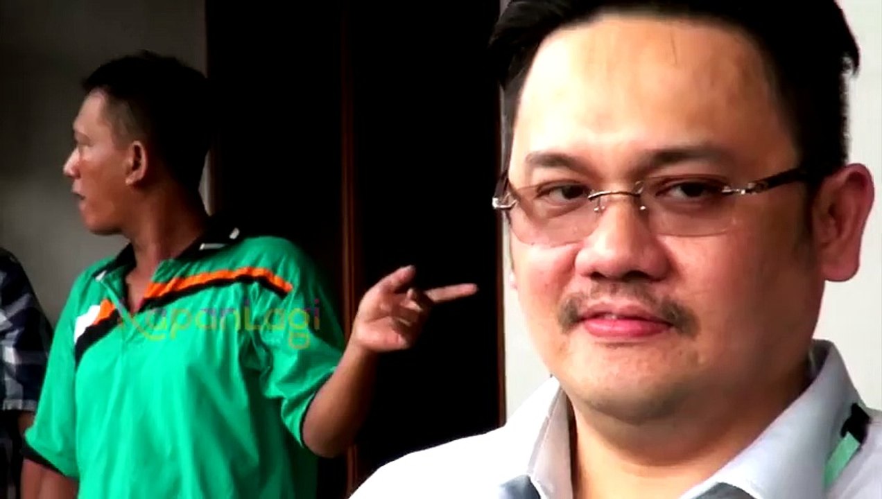 Kantor Pengacara Farhat Abbas Tutup Karena Bangkrut