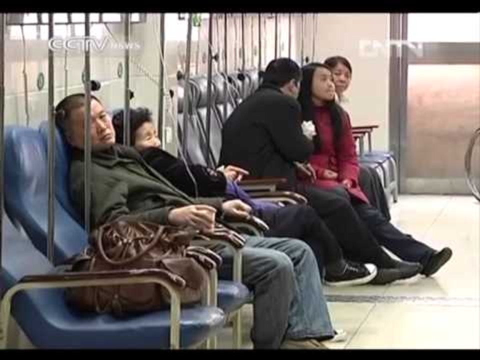VIKTIMA E PARE SHENOHET NJE I VDEKUR NGA GRIPI I RI I SHPENDEVE NE KINE LAJM