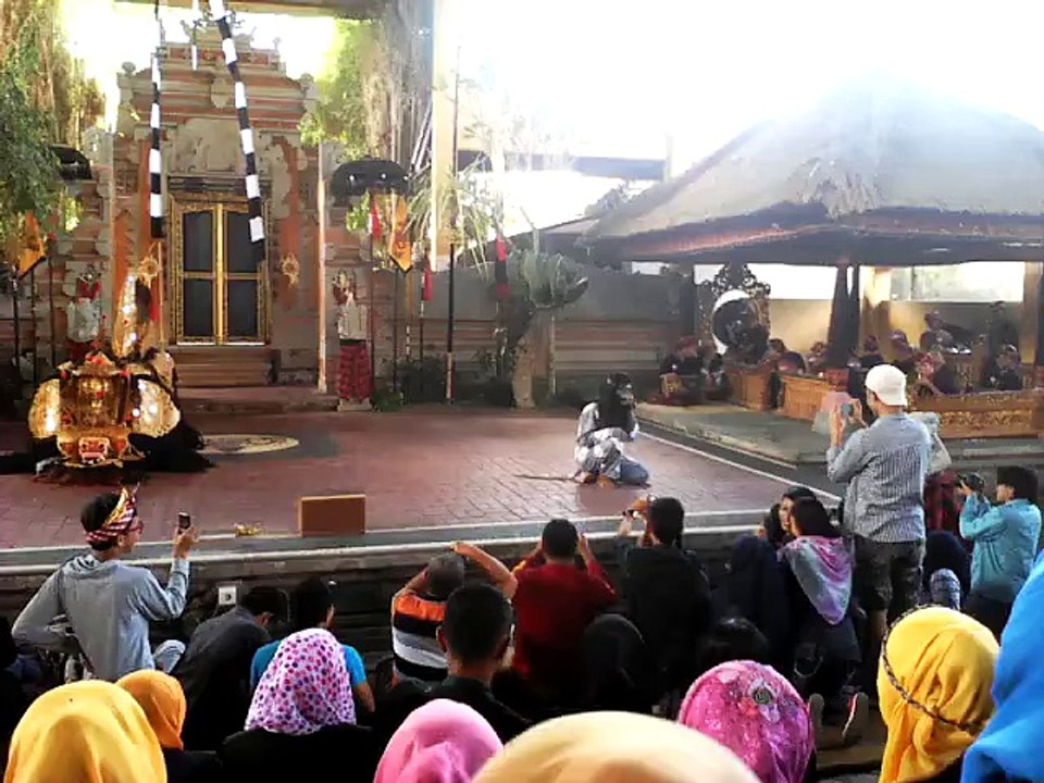 Balinese Barong Dance Part 4