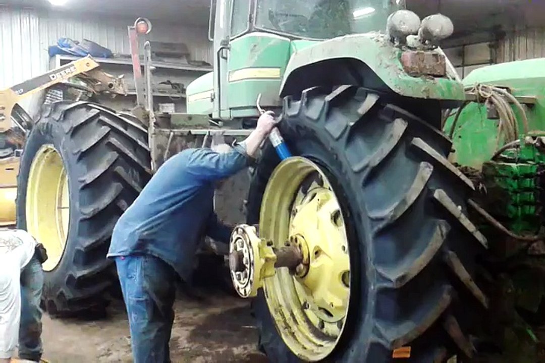 Le montage express d'un pneu de tracteur !