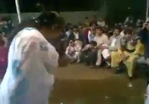 Pakistani Dance in marriage - Mujra (Shadi Mujra) Whatsapp Video