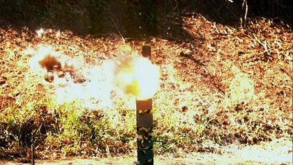 Fantástico _ Confira teste com arma exclusiva das Forças Armadas usada por traficantes