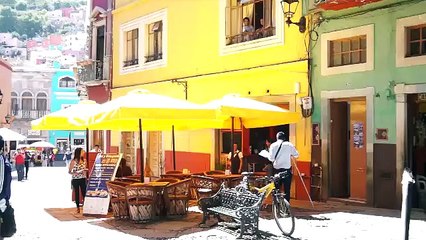 ICOMOS encontra de sillas y mesas
