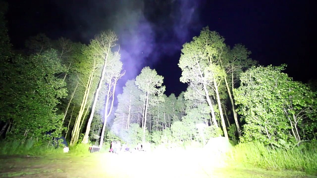 une démonstration assez impressionnante d'une lampe à LED surpuissante de 1 000 watts