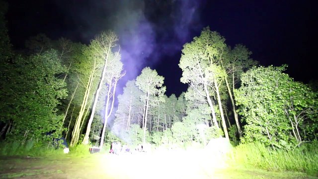 une démonstration assez impressionnante d'une lampe à LED surpuissante de 1 000 watts