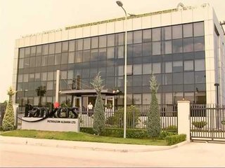BRAÇE AKUZA "BANKERS" KOMPANIA NDRYSHOI SHIFRAT PER TIU SHMANGUR TATIMIT LAJM
