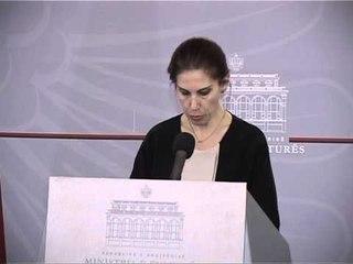 SHKRIHET QENDRA E ARTIT MINISTRJA KUMBARO THOTE SE TANI APLIKIMET DO JENE ONLINE LAJM