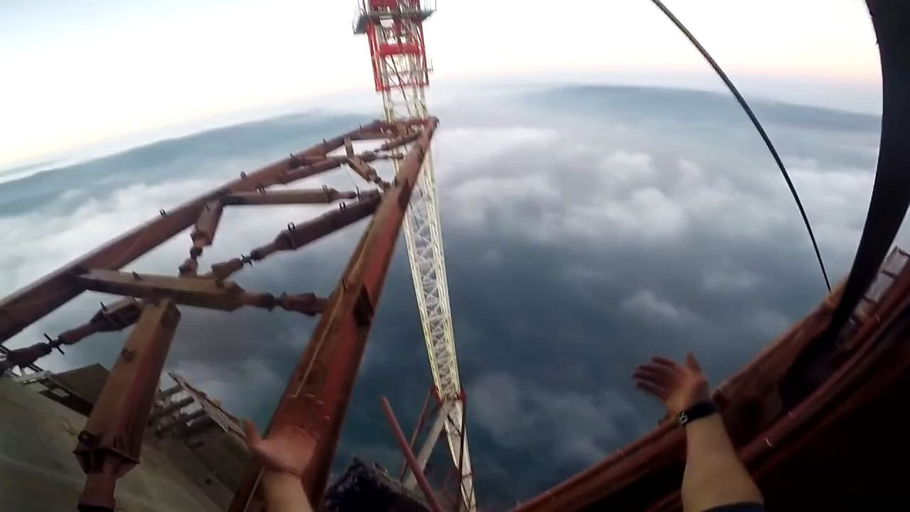 Daredevil climbers scale Istanbul bridge for dizzying selfie