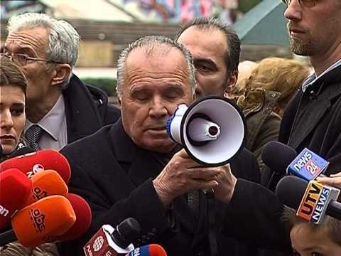 PROTESTA PER LUMIN RADIKA SHOQERIA CIVILE KUNDER VENDIMIT TE QEVERISE SE MAQEDONISE LAJM
