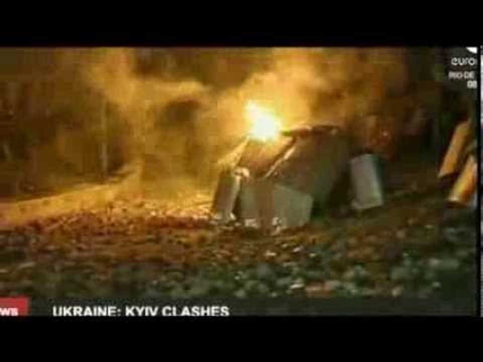 SITUATA NE UKRAINE PAS PROTESTAVE TE DHUNSHME,JANUKOVIC PRANON NEGOCIATAT LAJM