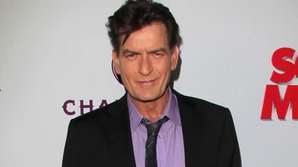 Reporte: Charlie Sheen capturado en video teniendo sexo oral con un hombre