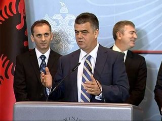 REAGIMET PER "RADIKEN" RAMA DHE MINISTRAT MAQEDONAS MOHOJNE PASJEN E NJE PROJEKTI LAJM