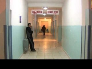 QELLUAN AUTOBUSIN POLICIA E GJIROKASTRES VE NE PRANGA 4 AUTORET E DYSHUAR LAJM