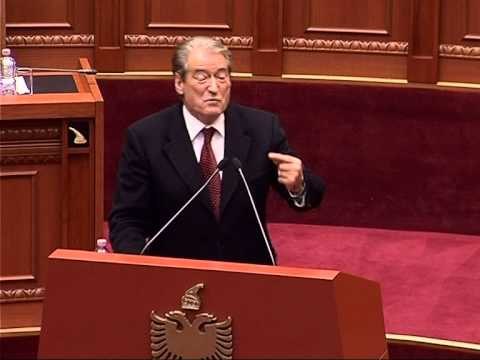 PERPLASJE NE KUVEND AKUZA DHE DEBATE JASHTE RENDIT TE DITES PER SITUATEN E KRIMIT LAJM