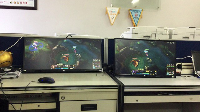 So sánh UltraWide và Full HD Game League of Legend