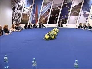 DEKLARATA E BASHES RREZIMI I KOMISIONIT PER POLICINE DHUNIM I KUSHTETUTES LAJM