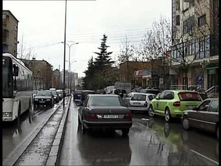 LIGJI PER FURGONAT ZV MINISTRI MANJANI DEKLARON SE NUK DO HIQEN NGA QARKULLIMI LAJM