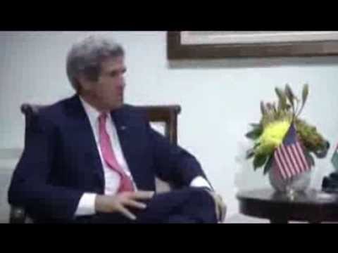 KERRY NE PARIS NEGOCIATA ME LIDERIN E PALESTINEZEVE MAHMOUD ABBAS LAJM