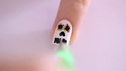 Sugar Skull Day of the Dead Nails