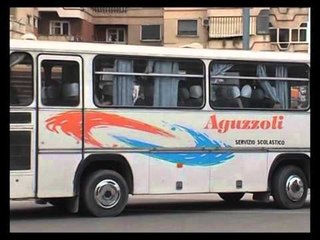 FURGONE APO AUTOBUSE QYTETARET SHPREHEN SE AUTOBUSET JANE KOMODE E TE SIGURTE LAJM