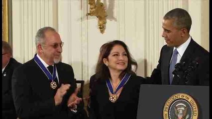Gloria y Emilio Estefan, unos "cubano-americanos orgullosos", galardonados con la Medalla de la Libertad