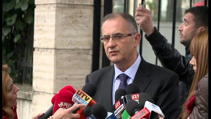 VASILI QELLOHET ME VEZE PARA PRESIDENCES
