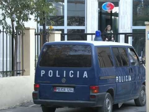 KAPET I ARRATISURI POLICIA KAP TE KERKUARIN E ARRATISUR NGA BURGU I TRIKALLES LAJM
