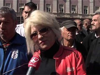 PROTESTA E FURGONEVE 8+1 PROTESTA FILLON TE MARRE ME SHUME NGJYRIME POLITIKE LAJM