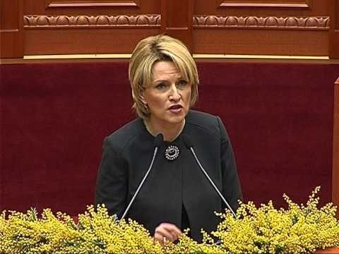 GRATE FESTOJNE 8 MARSIN DITA E SHENUAR KUJTOHET ME FESTA DHE PROTESA NE VEND LAJM