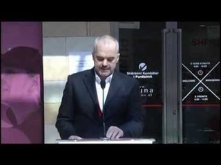 RAMA NE VLORE KRYEMINISTRI PERURON ZYREN E RE TE PUNES,MBESHTETJE BIZNESEVE LAJM