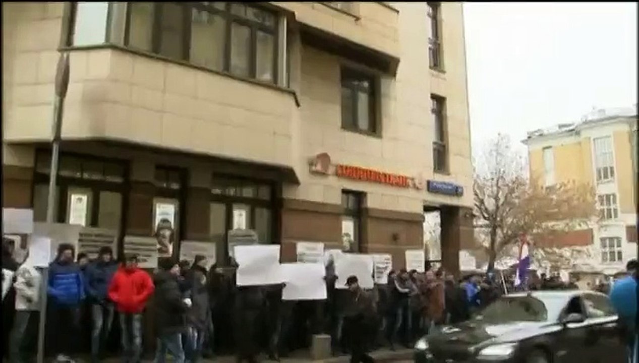 "C'est l'ambassade des meurtriers" : à Moscou, des manifestants se massent devant l'ambassade de Turquie