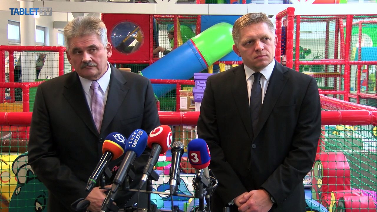 ZÁZNAM: R. Fico a J. Richter o splnení ďalších dvoch opatrení z 2. vládneho balíčka pre ľudí