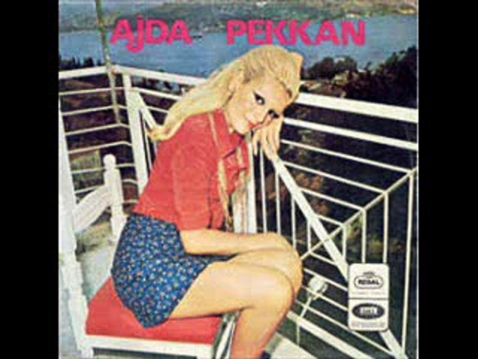 AJDA PEKKAN - DÜNYA DÖNÜYOR 1968
