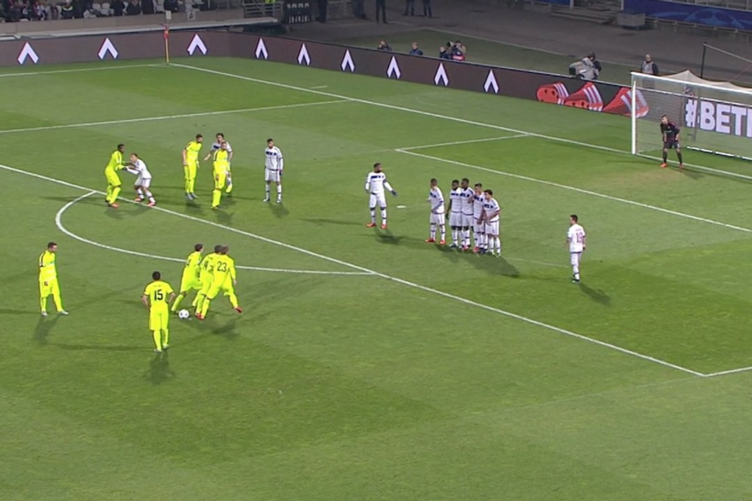 Zap Foot du 25 novembre : le coup franc de Willian, l'étonnante combinaison de La Gantoise, il prend un rouge et pète littéralement les plombs etc.