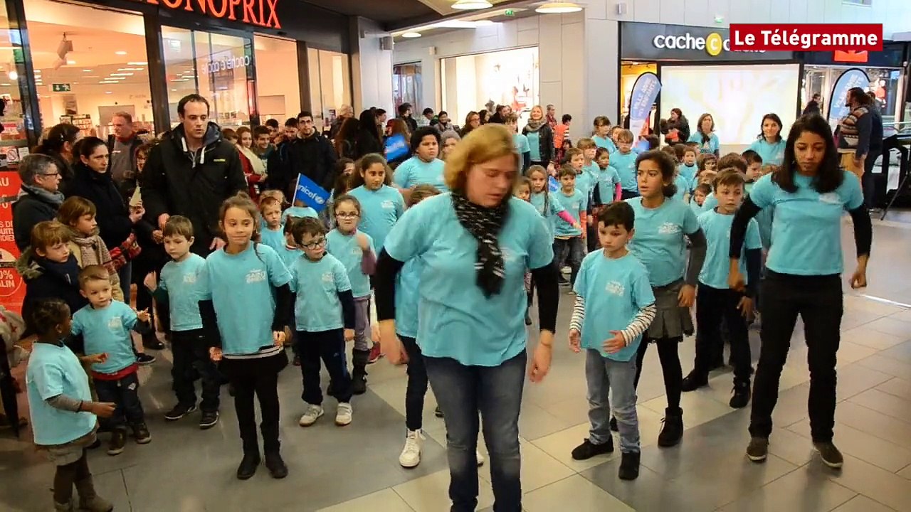 Saint-Brieuc. Un flash mob pour la semaine des droits des enfants