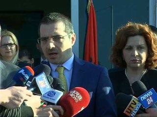 RIATDHESOHEN SHQIPTARET KTHEHEN NE SHQIPERI 47 PERSONA QE KERKONIN AZIL NE BRITANI LAJM