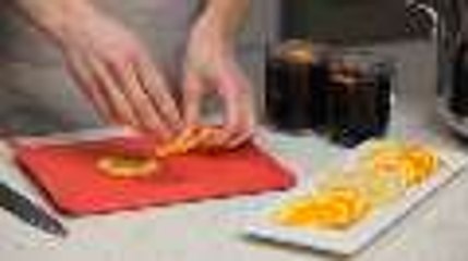 How to Make Slow Cooker Holiday Drinks