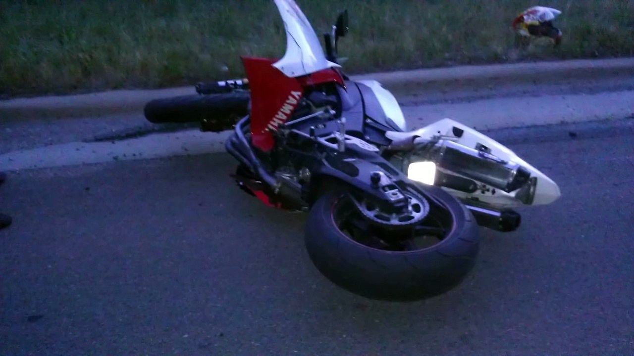 Hiran ki taker Motorcycle vs Deer Crash!  Yamaha R1 Cuts Deer in Half - Motorcycle Accident Aftermath -