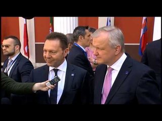 Video herunterladen: NDIHMA PER GREQINE BE MIRATON KESTIN E RRADHES PREJ MILIARDA EUROSH PER ATHINEN LAJM