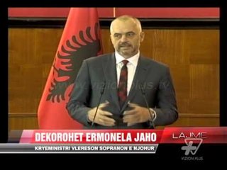 Edi Rama dekoron Ermonela Jahon - News, Lajme - Vizion Plus