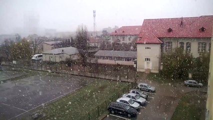 A inceput a ninge si la noi ) Pitesti 25.11.2015